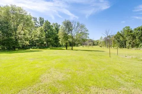 Exterior - 11701 Braddock Rd, Fairfax, VA 22030 photo 13 of 17