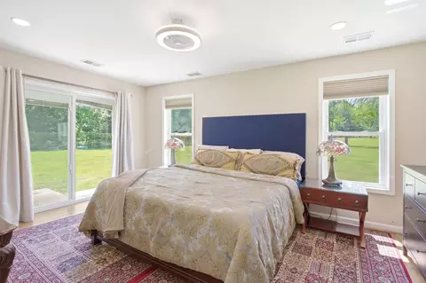 Bedroom - 11701 Braddock Rd, Fairfax, VA 22030 photo 8 of 8