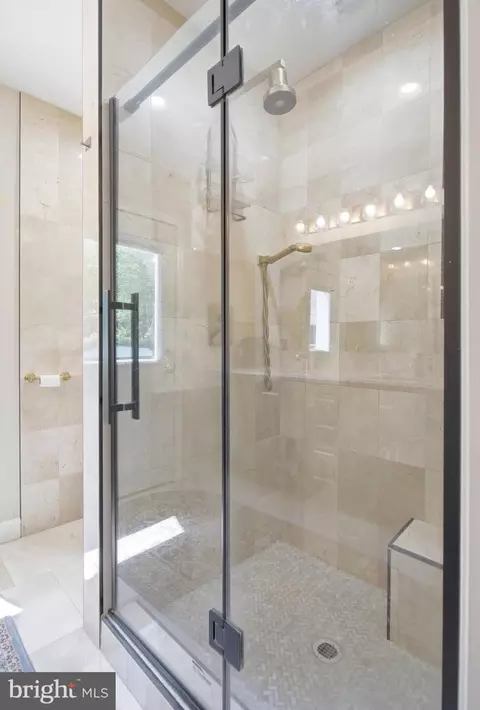 Bath - 11701 Braddock Rd, Fairfax, VA 22030 photo 3 of 8