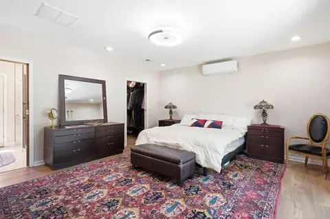 Bedroom - 11701 Braddock Rd, Fairfax, VA 22030 photo 1 of 8