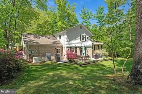Exterior - 12121 Stirrup Rd, Reston, VA 20191 photo 6 of 15