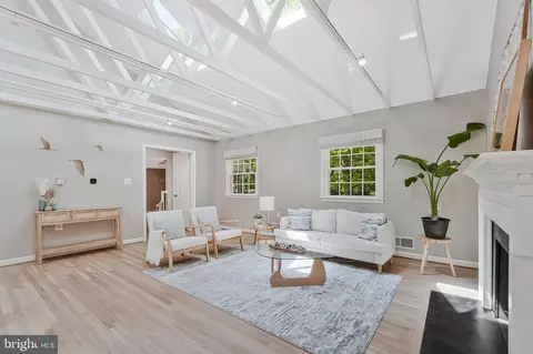 Living - 12121 Stirrup Rd, Reston, VA 20191 photo 4 of 7
