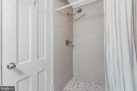 Bath - 12121 Stirrup Rd, Reston, VA 20191 photo 8 of 8