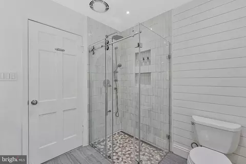Bath - 12121 Stirrup Rd, Reston, VA 20191 photo 3 of 8