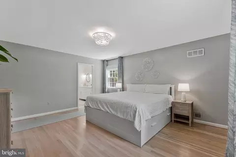 Bedroom - 12121 Stirrup Rd, Reston, VA 20191 photo 4 of 9