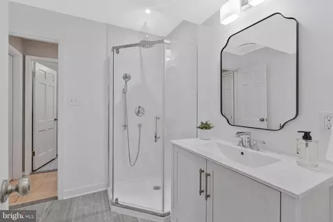 Bath - 12121 Stirrup Rd, Reston, VA 20191 photo 1 of 8