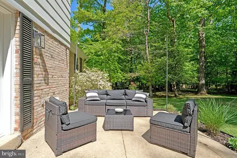 Exterior - 12121 Stirrup Rd, Reston, VA 20191 photo 14 of 15