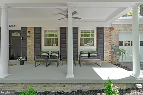 Exterior - 12121 Stirrup Rd, Reston, VA 20191 photo 2 of 15