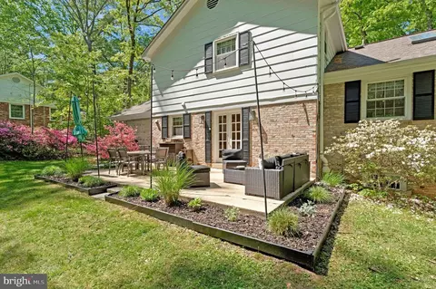 Exterior - 12121 Stirrup Rd, Reston, VA 20191 photo 12 of 15