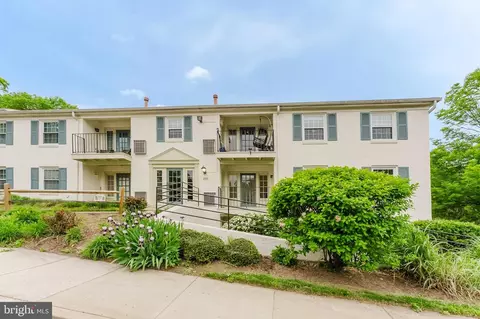 Exterior - 5800 B Torington Dr #833, Springfield, VA 22152 photo 2 of 8