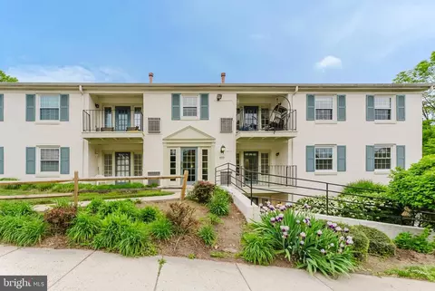 Exterior - 5800 B Torington Dr #833, Springfield, VA 22152 photo 1 of 8