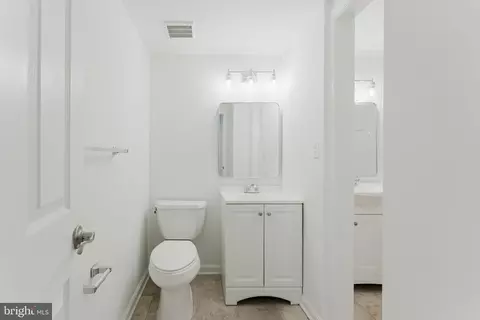 Entry Way - 5800 B Torington Dr #833, Springfield, VA 22152 photo 2 of 2