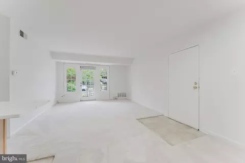 Living - 5800 B Torington Dr #833, Springfield, VA 22152 photo 7 of 8