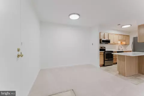 Living - 5800 B Torington Dr #833, Springfield, VA 22152 photo 8 of 8