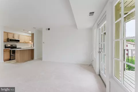 Living - 5800 B Torington Dr #833, Springfield, VA 22152 photo 5 of 8