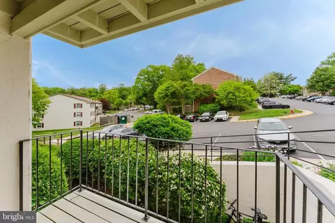 Exterior - 5800 B Torington Dr #833, Springfield, VA 22152 photo 5 of 8