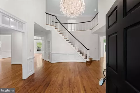 Entry Way - 8405 Brookewood Ct, Mclean, VA 22102 photo 1 of 6