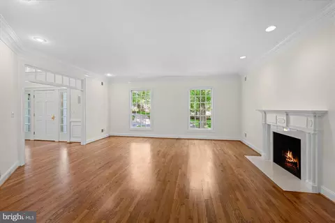 Living - 8405 Brookewood Ct, Mclean, VA 22102 photo 4 of 6