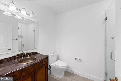 Bath - 8405 Brookewood Ct, Mclean, VA 22102 photo 3 of 3