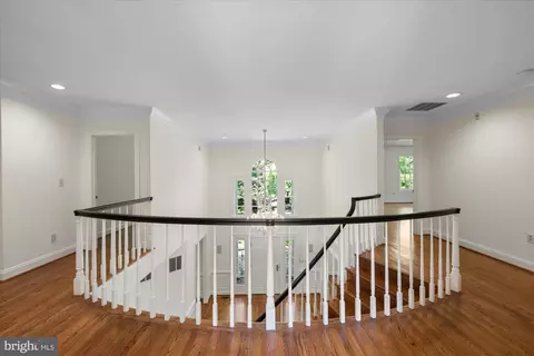 Entry Way - 8405 Brookewood Ct, Mclean, VA 22102 photo 3 of 6