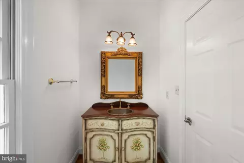 Other - 8405 Brookewood Ct, Mclean, VA 22102 photo 6 of 12