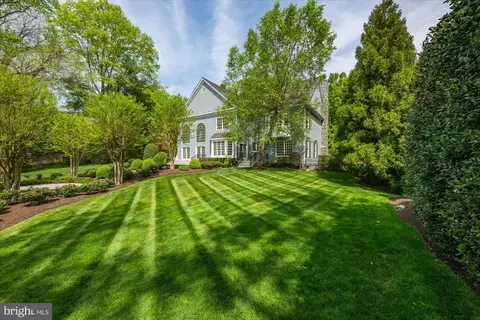 Exterior - 8405 Brookewood Ct, Mclean, VA 22102 photo 15 of 15