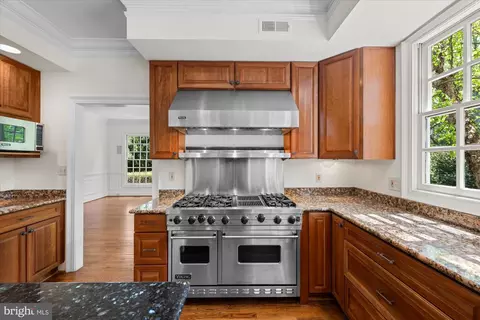 Kitchen - 8405 Brookewood Ct, Mclean, VA 22102 photo 3 of 4
