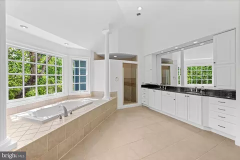 Bath - 8405 Brookewood Ct, Mclean, VA 22102 photo 1 of 3