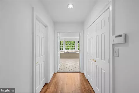 Entry Way - 8405 Brookewood Ct, Mclean, VA 22102 photo 4 of 6