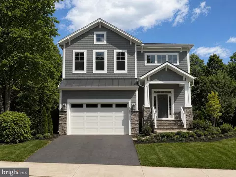 613 Upham Pl NW, Vienna, VA 22180