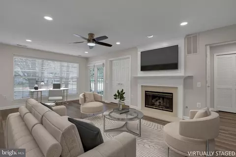 9257 Cardinal Forest Ln #101, Lorton, VA 22079