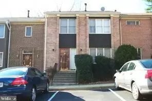 5042 Cliffhaven Dr, Annandale, VA 22003