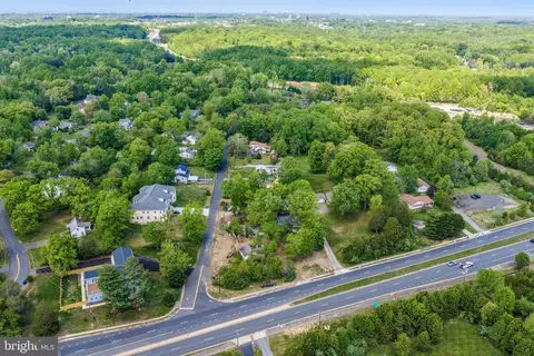 12224 Braddock Rd, Fairfax, VA 22030 photo 2