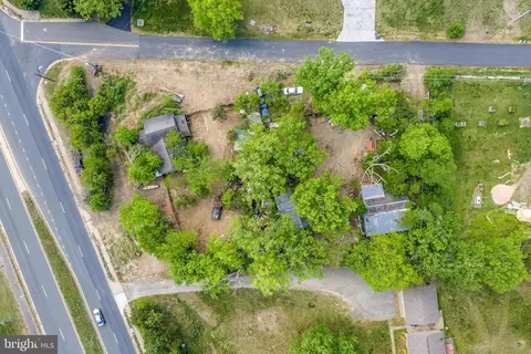 12224 Braddock Rd, Fairfax, VA 22030 photo 4