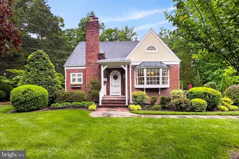 9119 Mcnair Dr, Alexandria, VA 22309