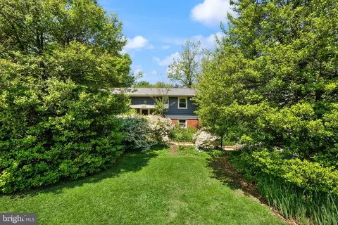 1608 Chain Bridge Rd, Mclean, VA 22101 photo 3