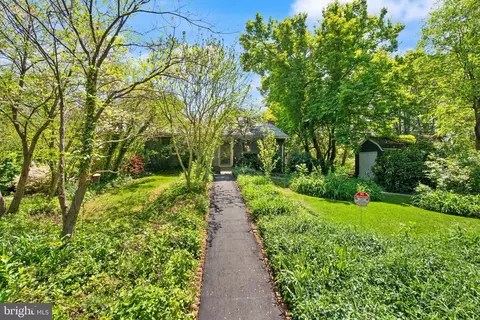 1608 Chain Bridge Rd, Mclean, VA 22101 photo 11