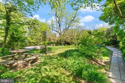 1608 Chain Bridge Rd, Mclean, VA 22101 photo 17