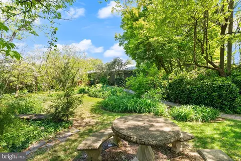 1608 Chain Bridge Rd, Mclean, VA 22101 photo 9