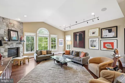 Living - 1463 Evans Farm Dr, Mclean, VA 22101 photo 1 of 6