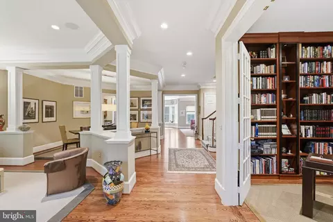 Entry Way - 1463 Evans Farm Dr, Mclean, VA 22101 photo 2 of 5