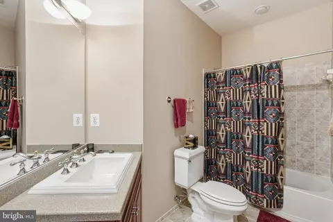 Bath - 1463 Evans Farm Dr, Mclean, VA 22101 photo 5 of 7
