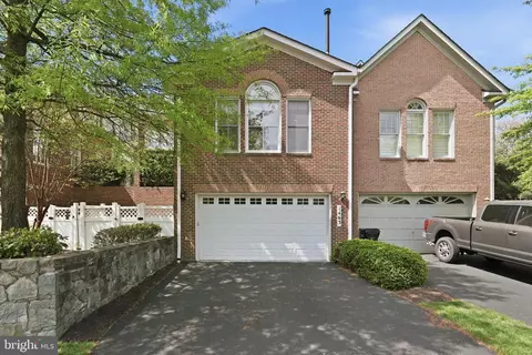 Exterior - 1463 Evans Farm Dr, Mclean, VA 22101 photo 1 of 1