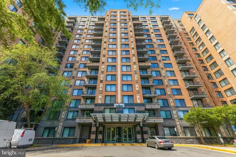 2451 Midtown Ave #1520, Alexandria, VA 22303