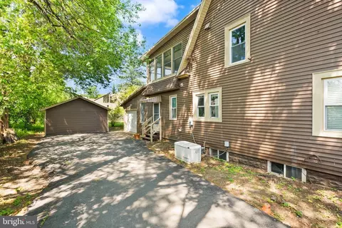 1616 Chain Bridge Rd, Mclean, VA 22101 photo 3