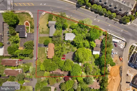 1530 Pathfinder Ln, Mclean, VA 22101