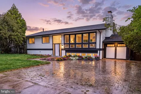 203 Audreys Ct SE, Vienna, VA 22180