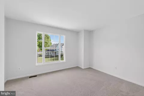 Bedroom - 2339 Colts Brook Dr, Reston, VA 20191 photo 4 of 7
