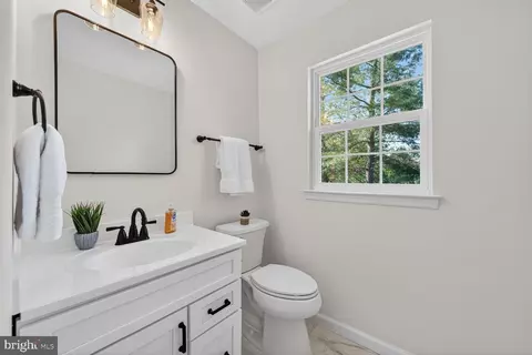 Bath - 2339 Colts Brook Dr, Reston, VA 20191 photo 1 of 5