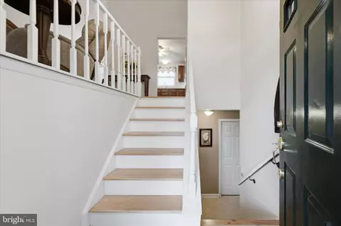 Entry Way - 3824 Beech Down Dr, Chantilly, VA 20151 photo 1 of 3